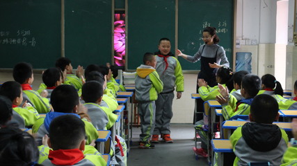 贵州科技馆科普教育进校园签约仪式在贵阳第二实验小学举办